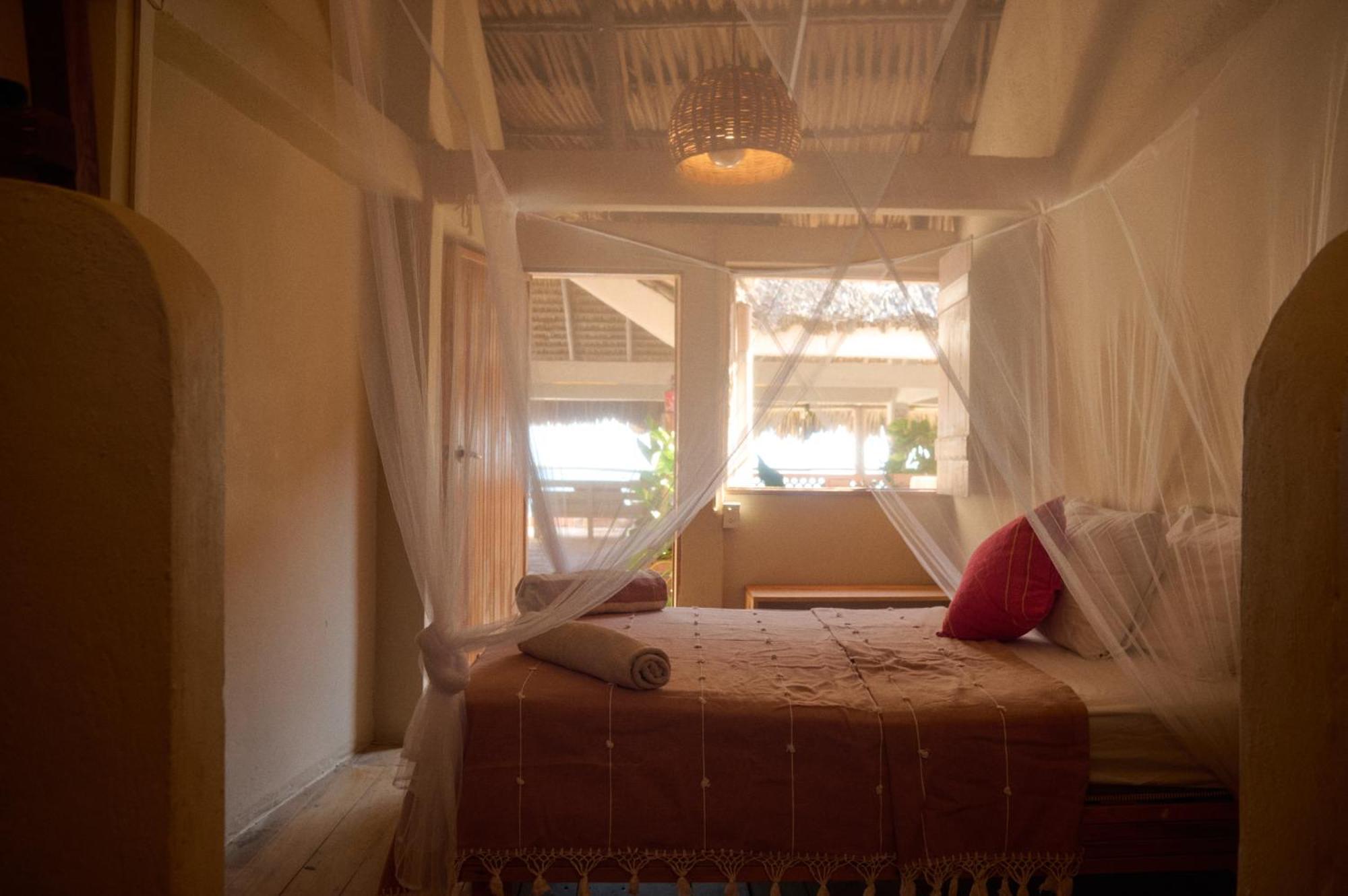 Sebastian De Los Milagros Zipolite Bilik gambar